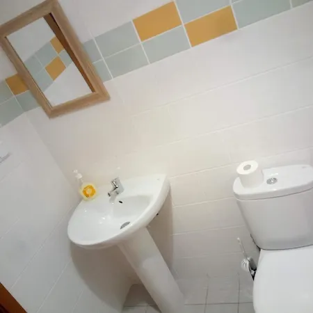 Costa Lodge Funchal Or Santa Cruz, Shared Room Hostel