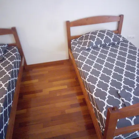 Hostel Costa Lodge Funchal Or Santa Cruz, Shared Room