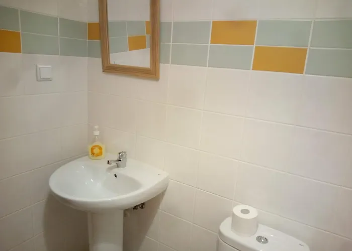 Costa Lodges, Funchal Or Madeira, Shared Hostel *